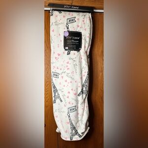 BETSEY JOHNSON Paris Ultra Soft Plush Blanket Full Queen Size Polyester